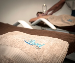 Voucher na 3 godziny relaksu z aromatyczną kąpielą i masażem - seans przyjemności dla dwojga | Bytom