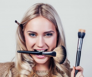 Voucher na indywidualną lekcję makijażu - sekret efektownego make-upu | Warszawa