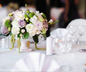 Kwiatowe pogotowie ślubne – voucher na wsparcie młodej pary w dekoracji sali weselnej | cała Polska