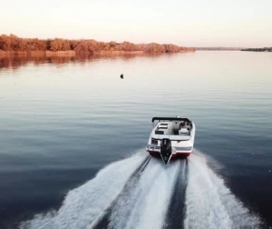 Nauka Pływania Motorówką (15 minut) | Warszawa (okolice)