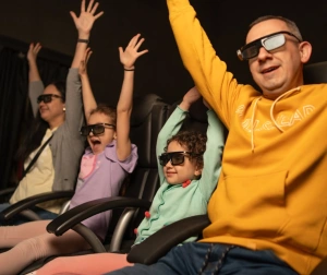 Szklany Labirynt, Kino 7D i Rodzinna Zabawa w Tunelu Wirowym | Kraków