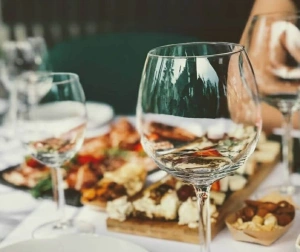 Zwiedzanie Winnicy z Degustacją i Butelką Wina dla Przyjaciół | Wrocław (okolice)