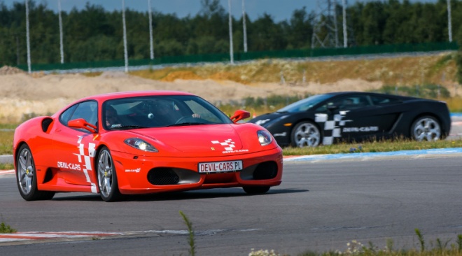 Voucher na jazdę Ferrari F430 | wiele opcji | Poznań