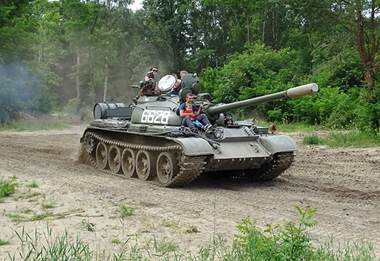 Voucher na przejażdżkę czołgiem T-55 + zwiedzanie Muzeum Techniki Wojskowej GRYF