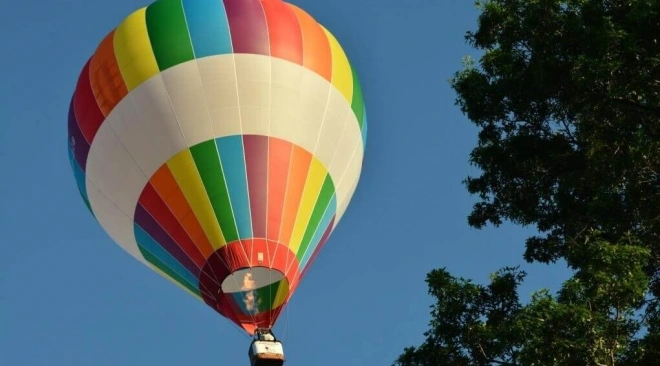Safari w Przestworzach - Lot Balonem o Wschodzie Słońca | Wiele Lokalizacji