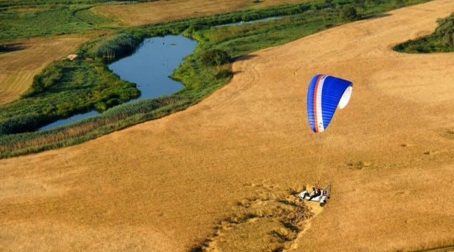 Lot Motoparalotnią z Filmowaniem dla Dwojga | Toruń (okolice)